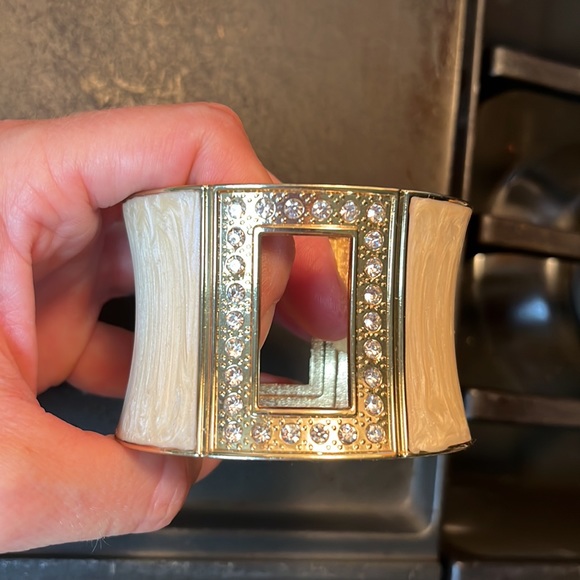 Like new bracelet bundle - Picture 7 of 17